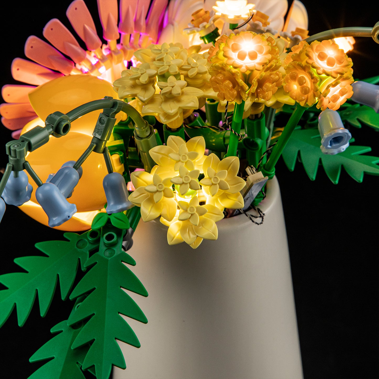 BriksMax 2.0 Light Kit For Petite Sunny Bouquet #10347