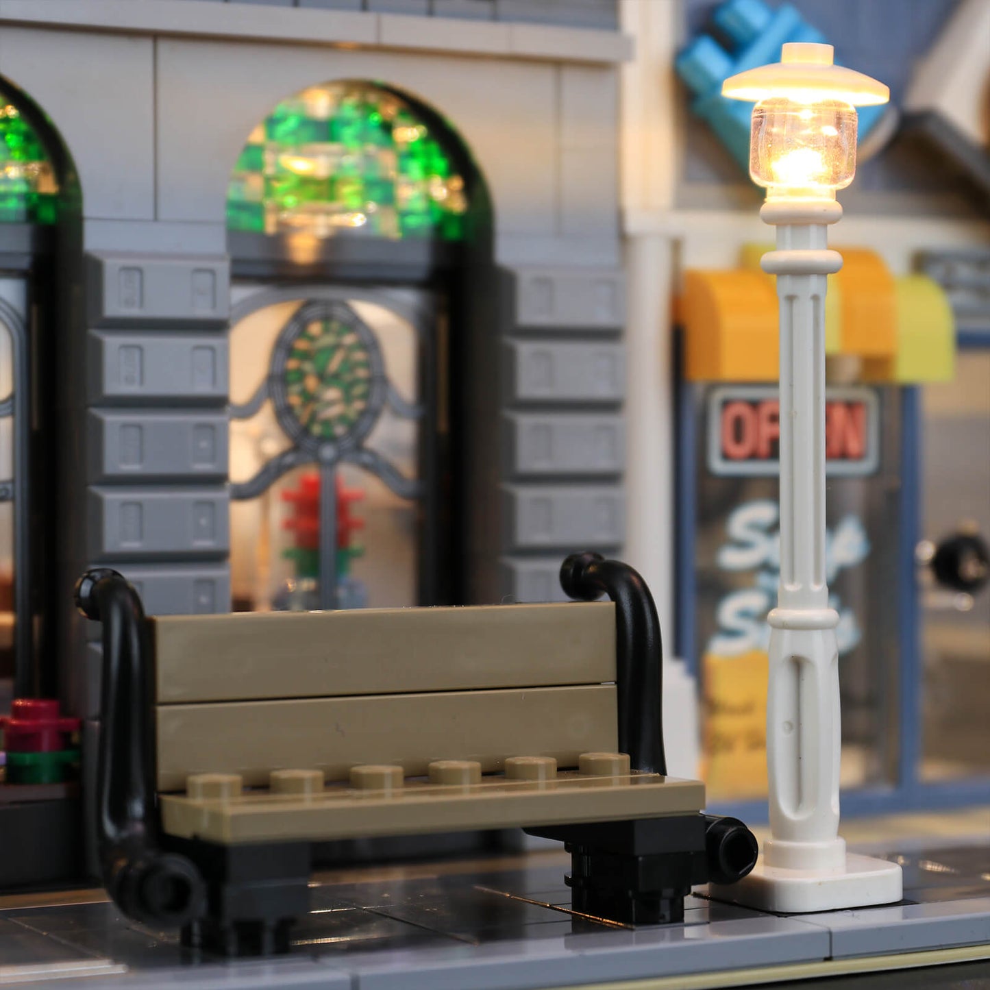 lego creator expert brick bank 10251 street lamp with lights
