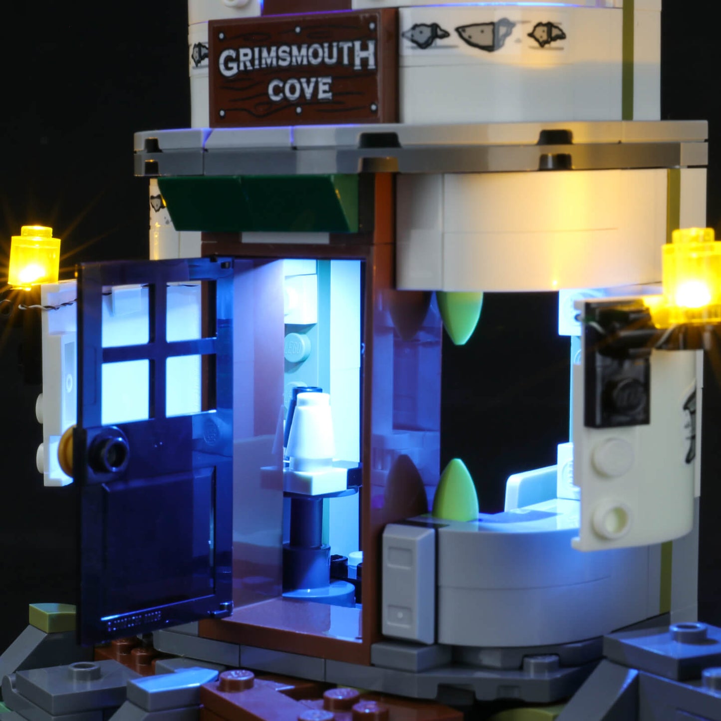 Light Kit For The Lighthouse of Darkness 70431