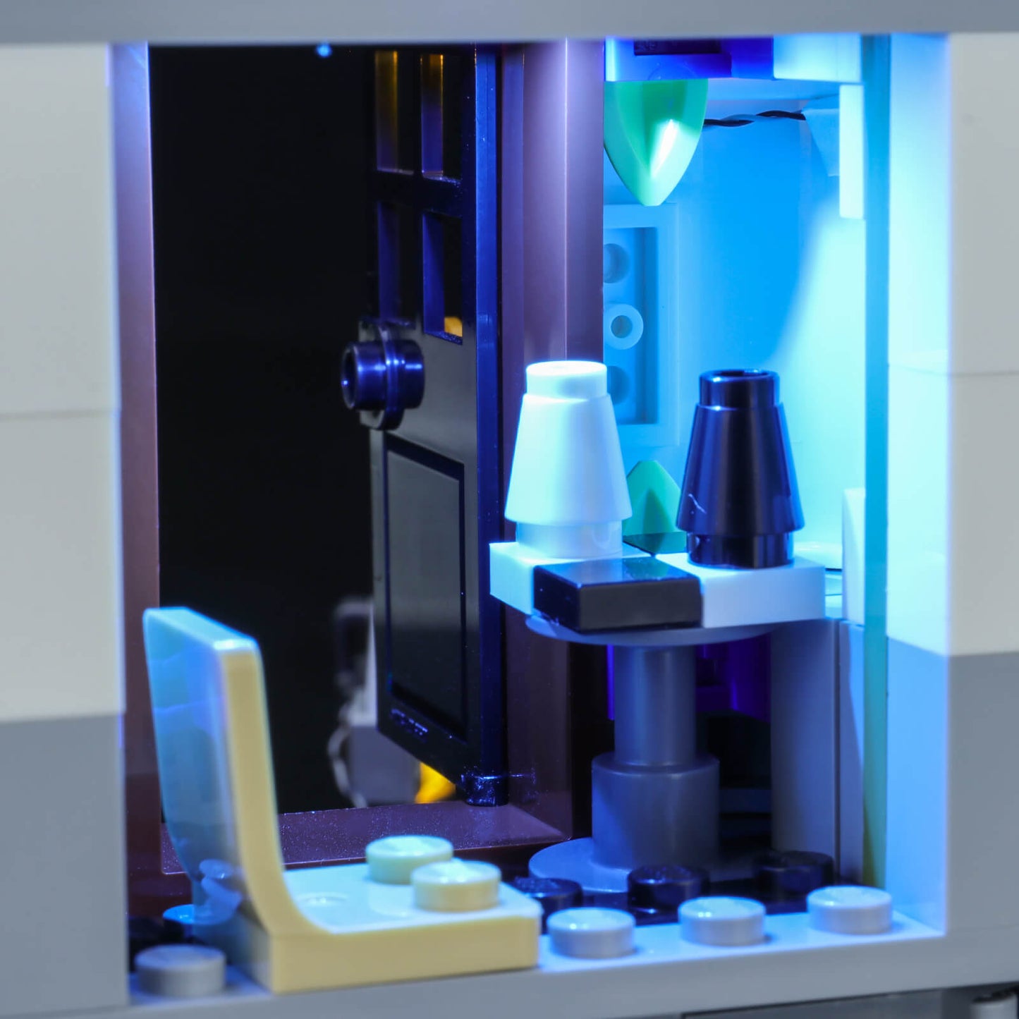 Light Kit For The Lighthouse of Darkness 70431