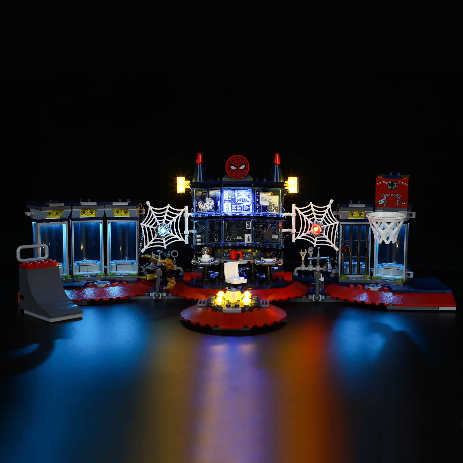 lego attack on the spider lair with lights