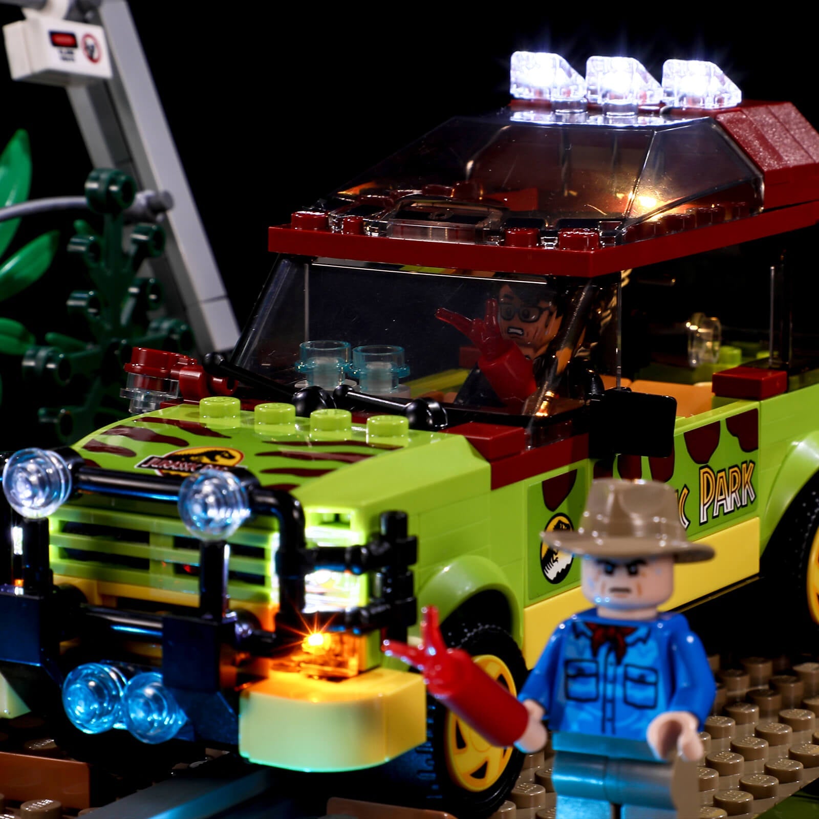 LEGO 76956 T. rex Breakout ford explorer