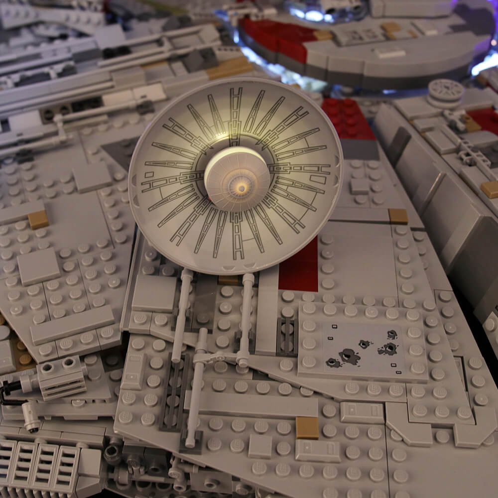 lego millennium falcon sensor dishes with yellow lights